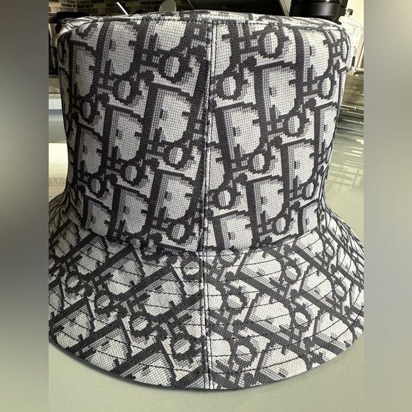 DIOR BUCKET HAT MIZZA REVERSIBLE HAT - Picture 4 of 13